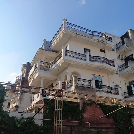 Varuna Palace-Fully Vaccinated Staff Varanasi Exterior photo