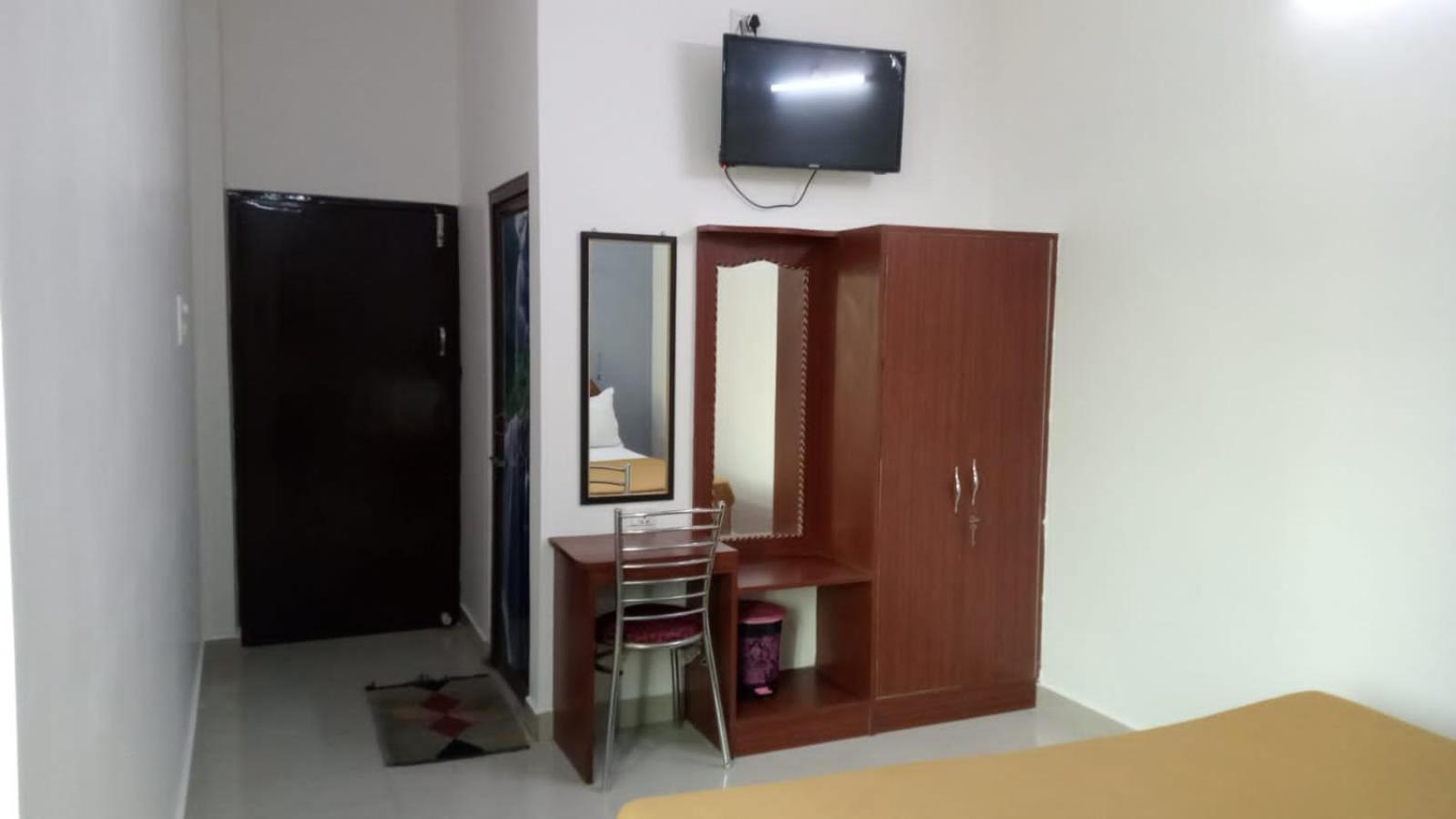 Varuna Palace-Fully Vaccinated Staff Varanasi Exterior photo